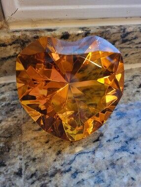 VTG. Citrine 3 x 3 Inch Heart Shaped Glass Art Figurine
